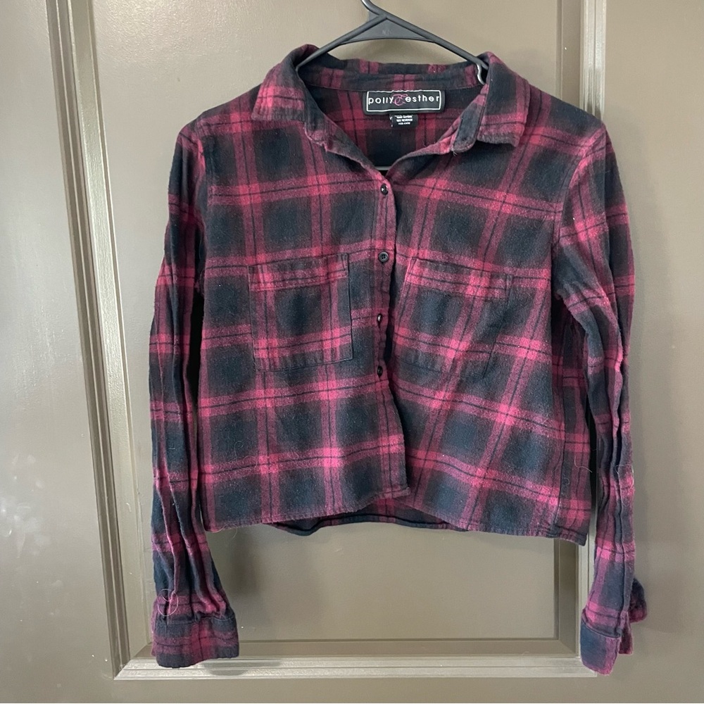 Polly & Esther Red and Black Plaid Button Down Cropped Shirt Size Medium